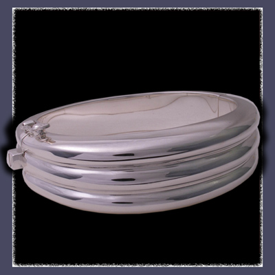 Sterling Silver Puff, Ribbed Bangle Bracelet Image